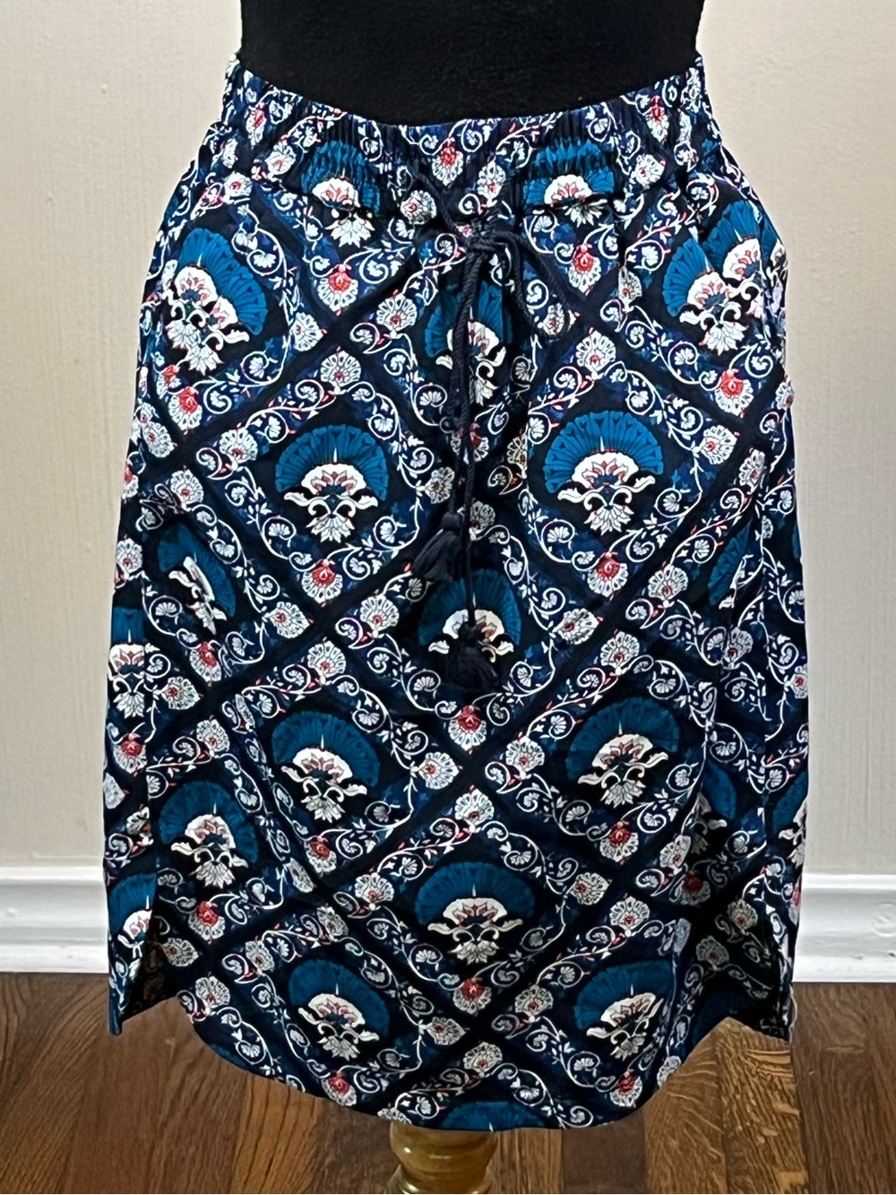 LOFT Ann Taylor XS Navy Blue Floral Tassel Tie Pull-On Skirt Boho Pockets